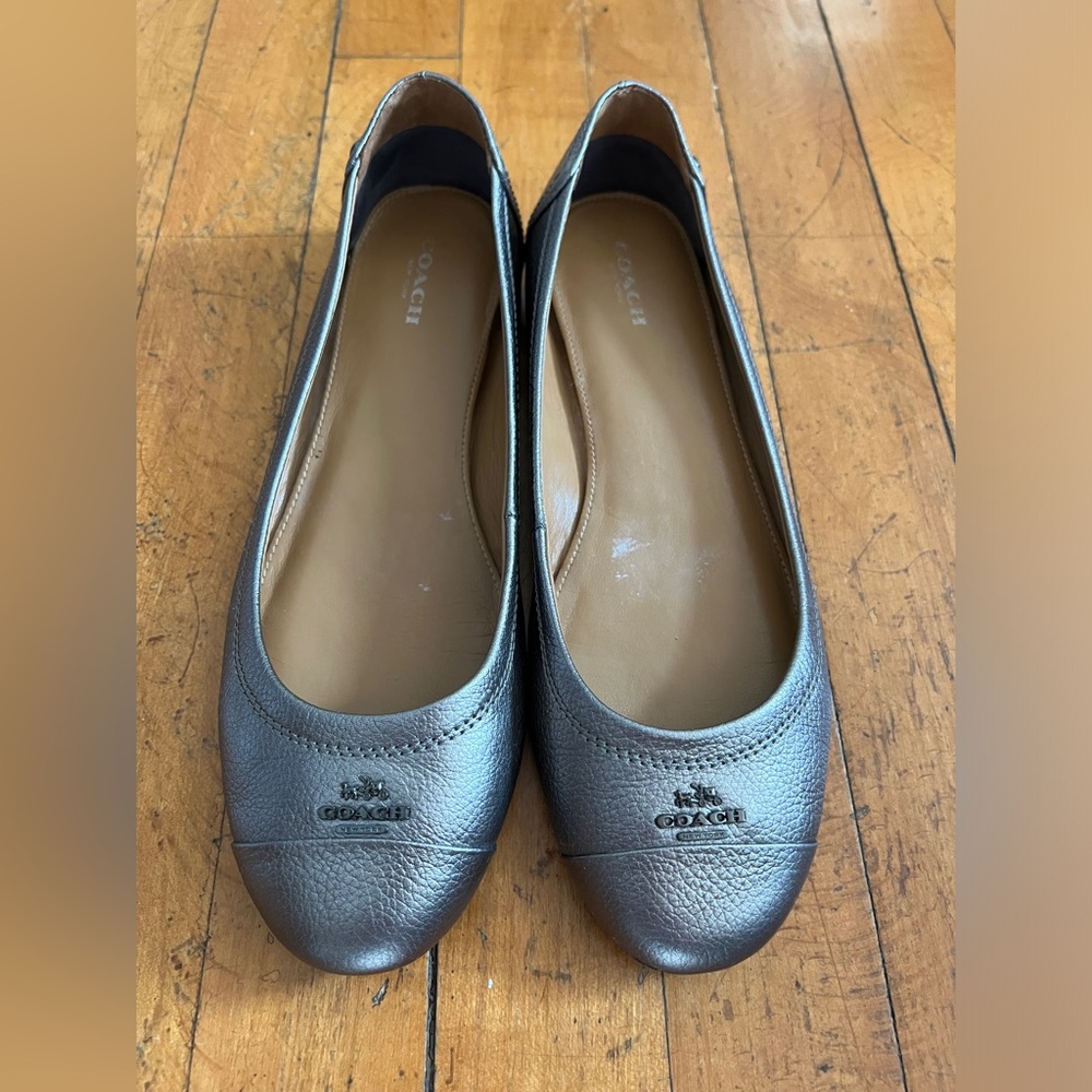 Coach Leather Silver Flats in Size 8